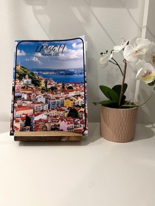 Luxury Artistic Digital Nomad Getaway W/ Terrace Lägenhet Lisboa Exteriör bild