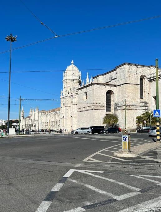 Luxury Artistic Digital Nomad Getaway W/ Terrace Lägenhet Lisboa Exteriör bild