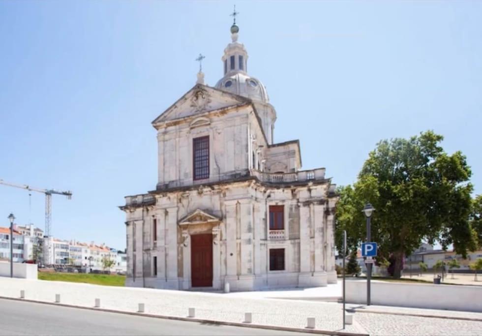 Luxury Artistic Digital Nomad Getaway W/ Terrace Lägenhet Lisboa Exteriör bild