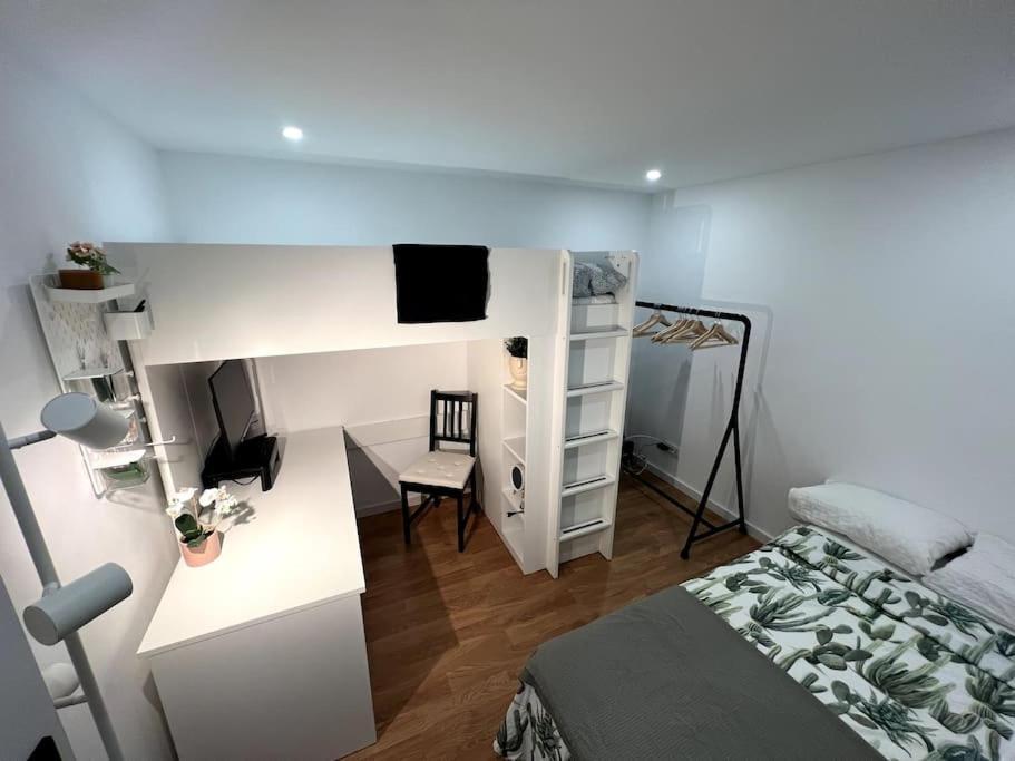 Luxury Artistic Digital Nomad Getaway W/ Terrace Lägenhet Lisboa Exteriör bild