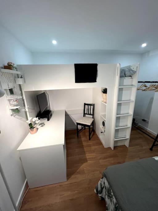 Luxury Artistic Digital Nomad Getaway W/ Terrace Lägenhet Lisboa Exteriör bild