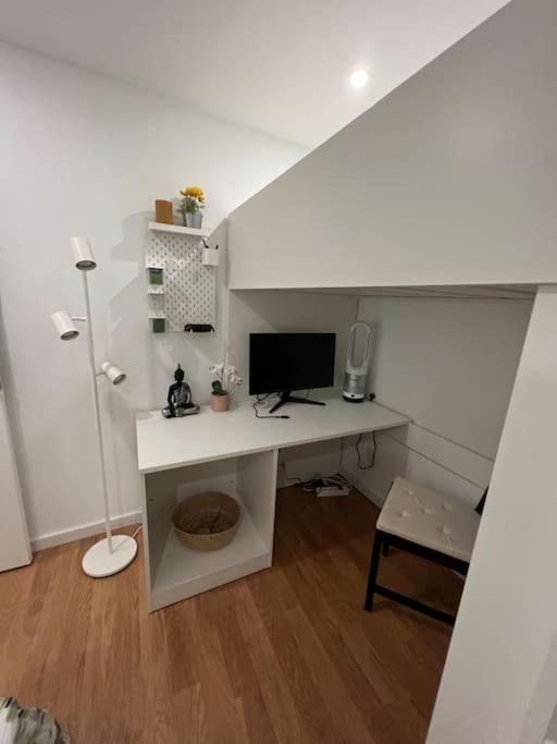 Luxury Artistic Digital Nomad Getaway W/ Terrace Lägenhet Lisboa Exteriör bild