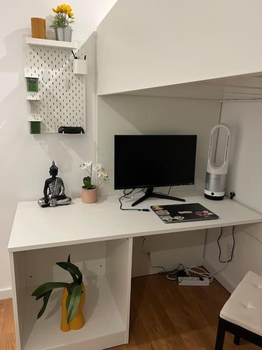Luxury Artistic Digital Nomad Getaway W/ Terrace Lägenhet Lisboa Exteriör bild